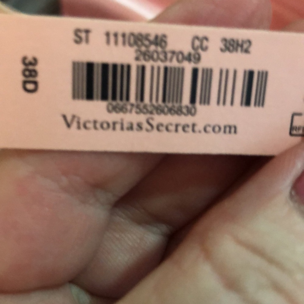 NWOT TEE SHIRT BRA BY VICTORIA’S SECRET - Picture 7 of 7